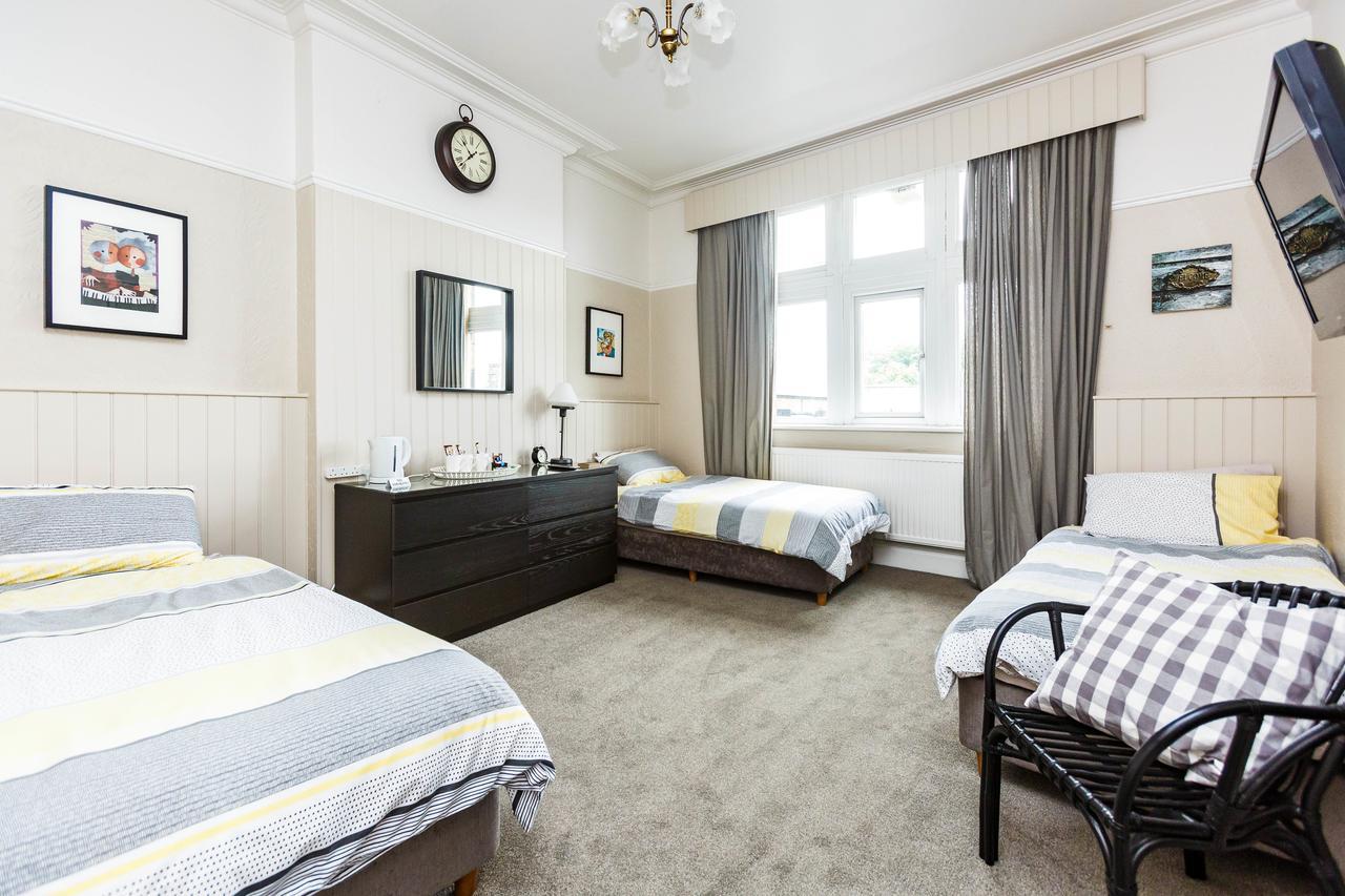 The Old Crown Inn Sheffield Room photo