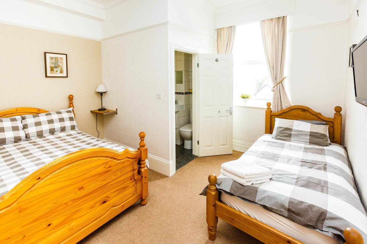 The Old Crown Inn Sheffield Room photo